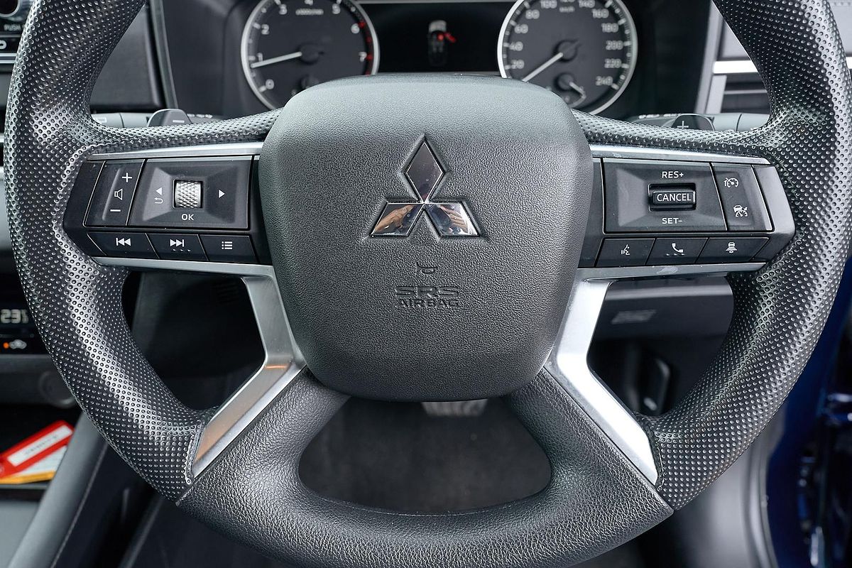 2024 Mitsubishi Outlander ES ZM