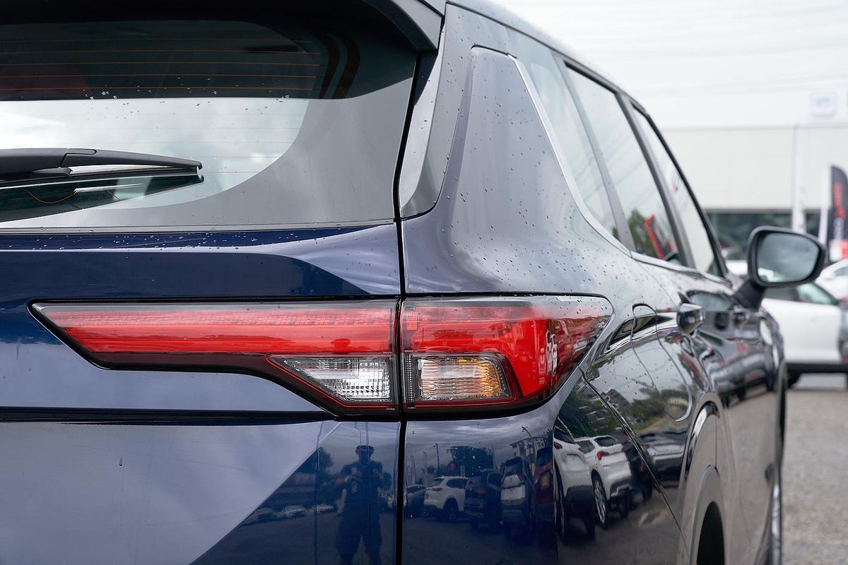 2024 Mitsubishi Outlander ES ZM
