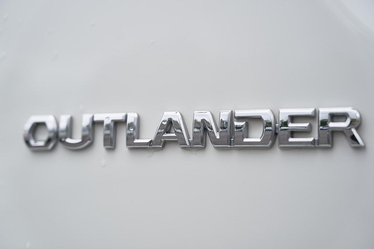 2020 Mitsubishi Outlander LS ZL