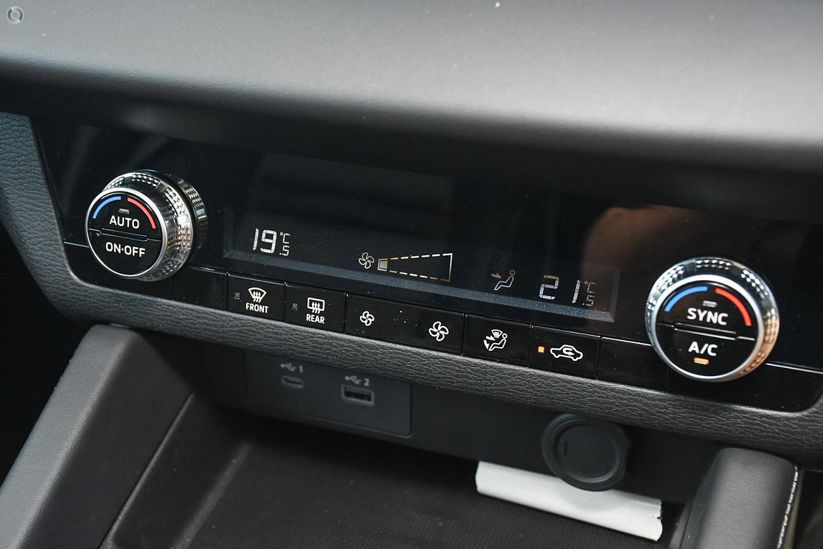 2024 Mitsubishi Outlander ES ZM
