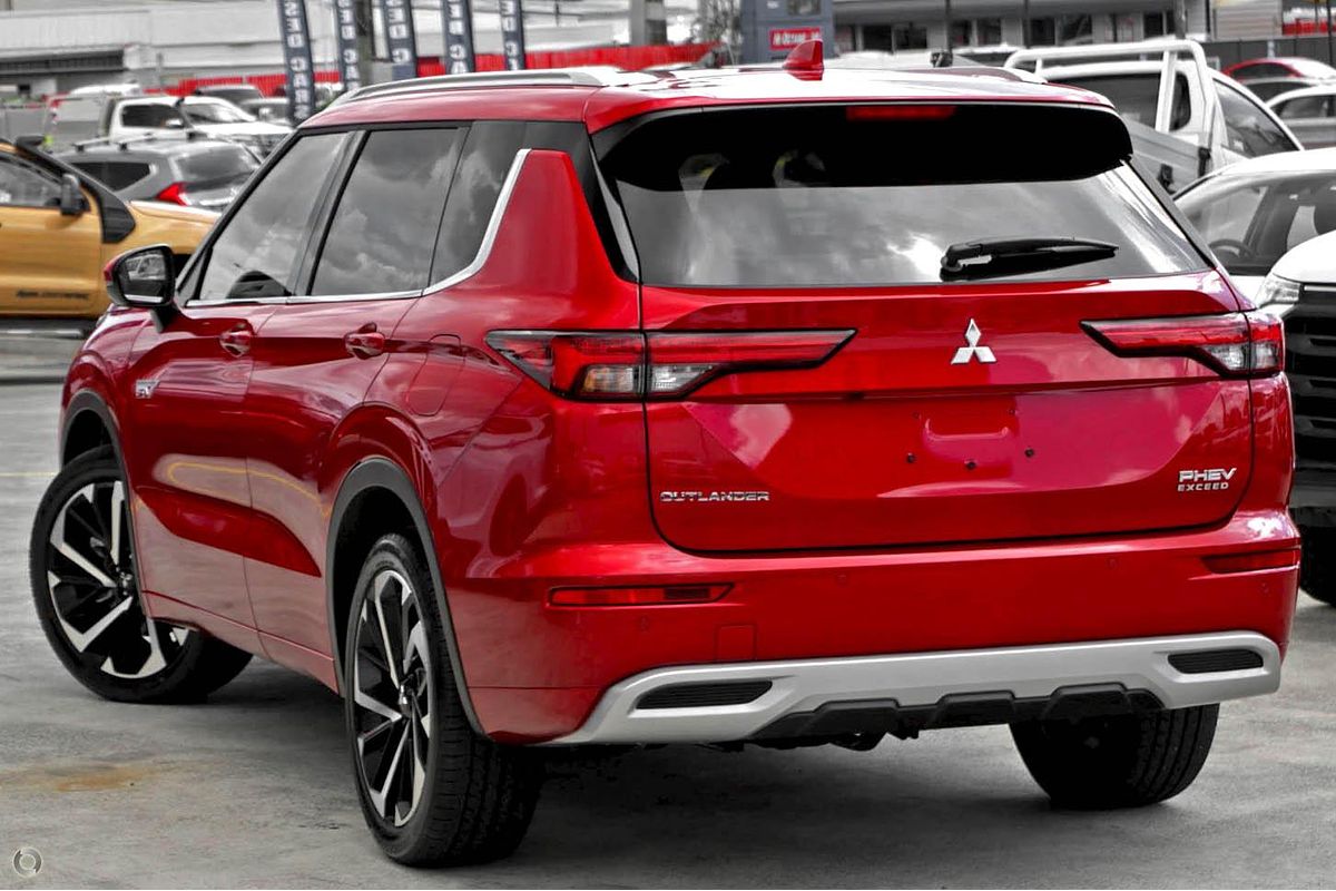 2024 Mitsubishi Outlander PHEV Exceed ZM