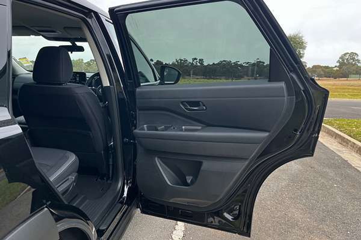 2024 Nissan Pathfinder ST-L R53