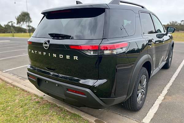 2024 Nissan Pathfinder ST-L R53