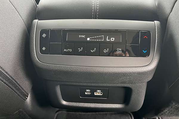 2024 Nissan Pathfinder ST-L R53