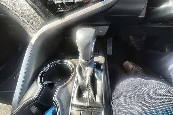 2022 Toyota Camry Ascent Sport AXVH70R