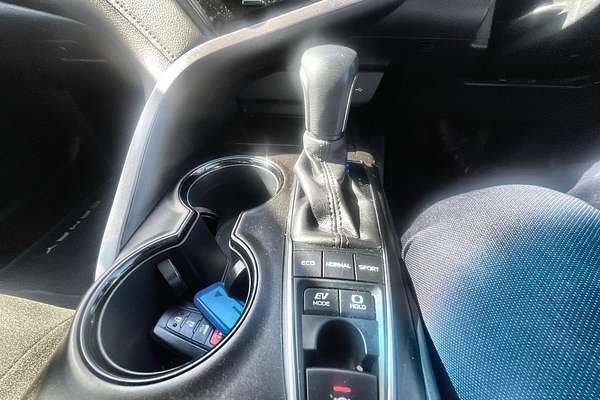 2022 Toyota Camry Ascent Sport AXVH70R
