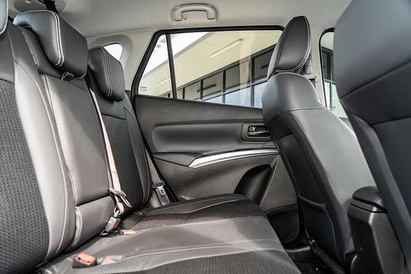 2023 Suzuki S-Cross ALLGRIP Prestige JYB