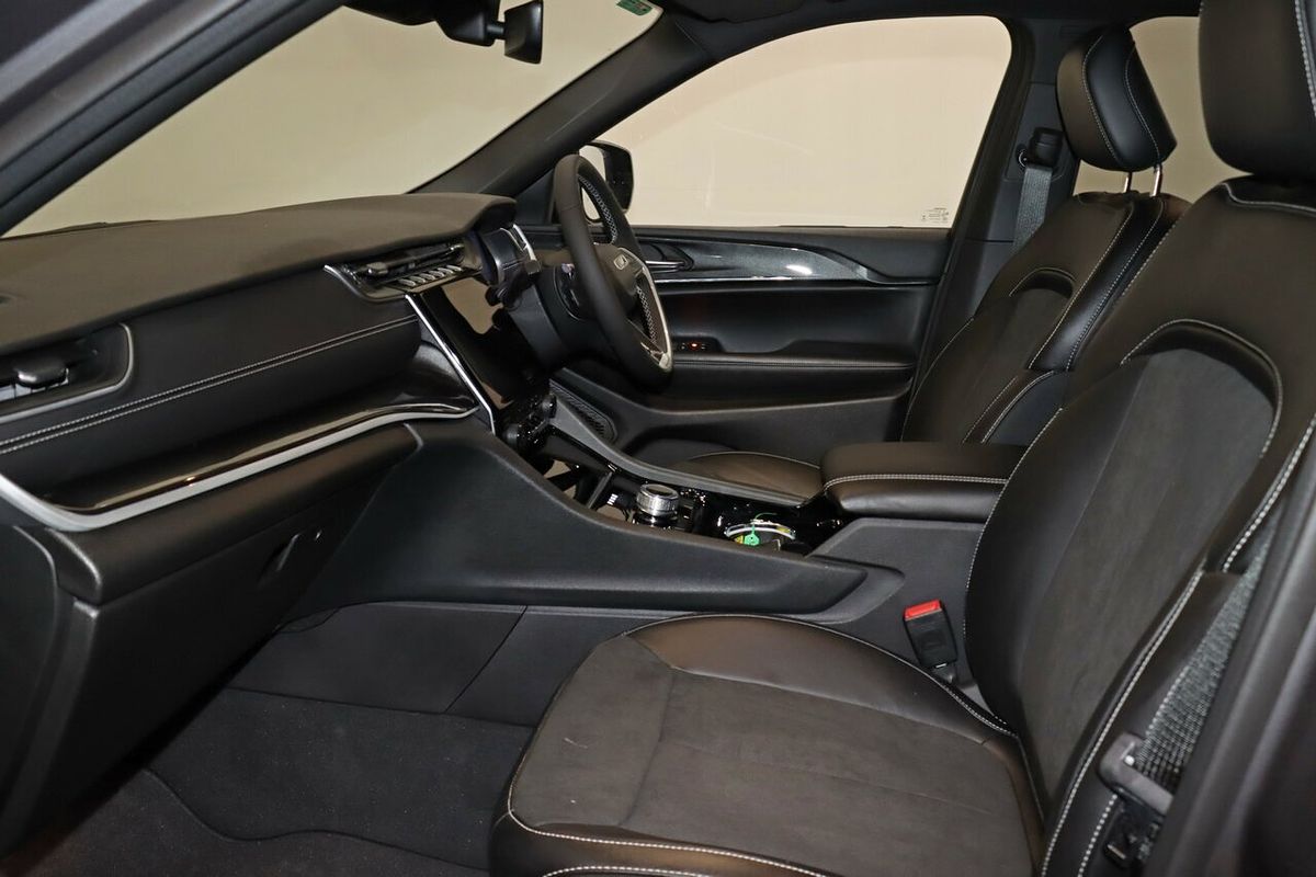 2023 Jeep Grand Cherokee Night Eagle WL