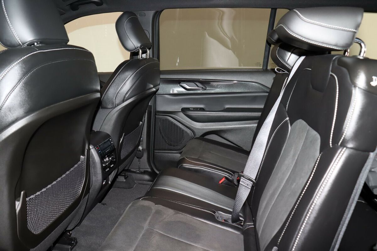 2023 Jeep Grand Cherokee Night Eagle WL