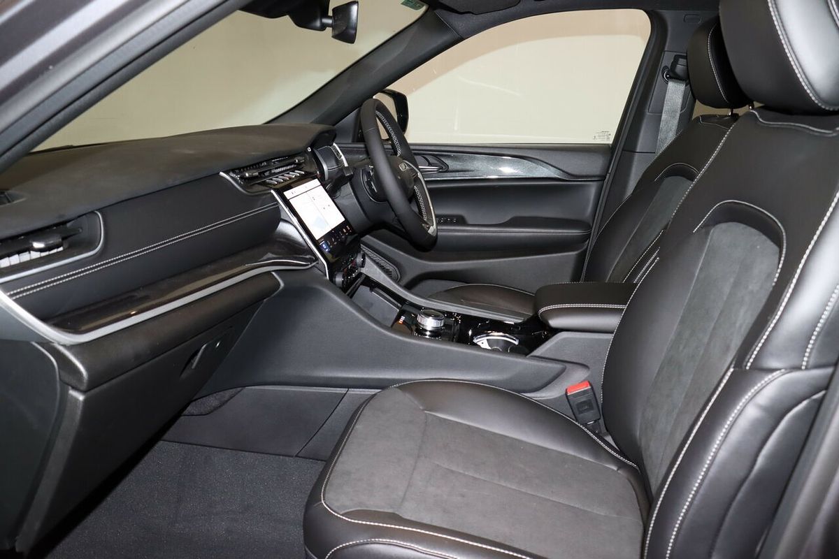 2023 Jeep Grand Cherokee Night Eagle WL
