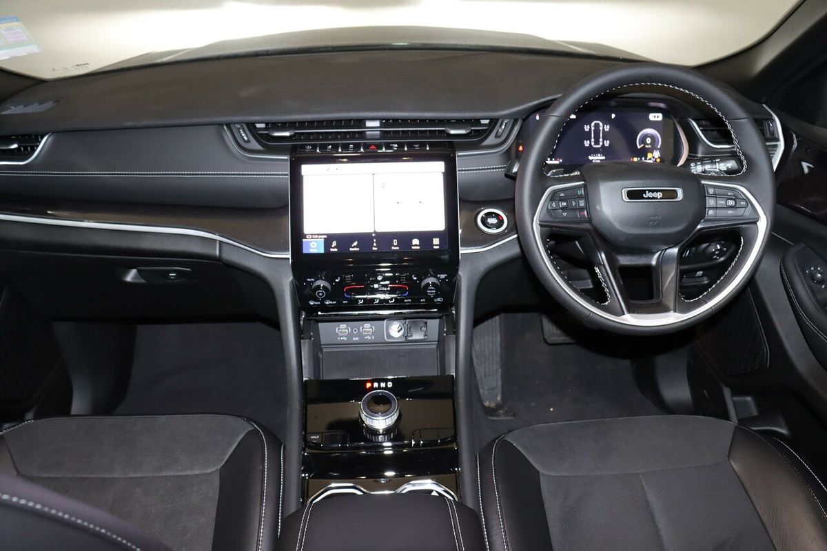 2023 Jeep Grand Cherokee Night Eagle WL