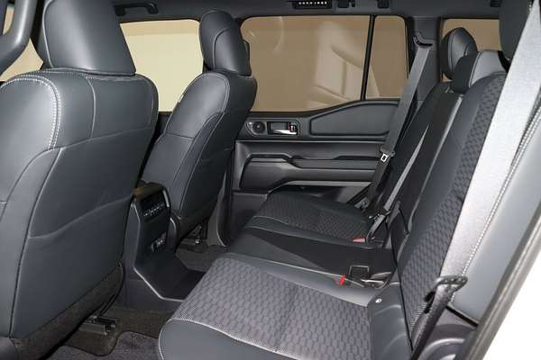 2024 Toyota Landcruiser Prado Altitude GDJ251R