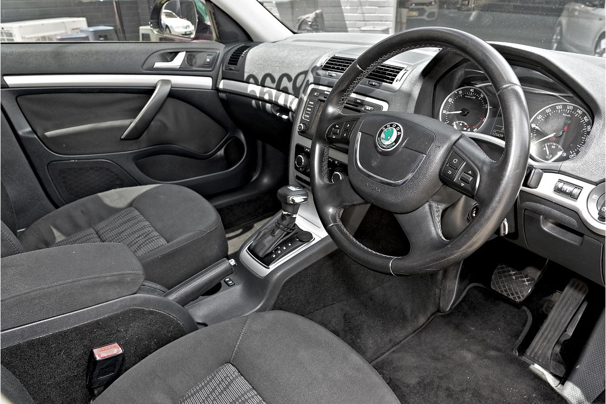2010 SKODA Octavia 1Z