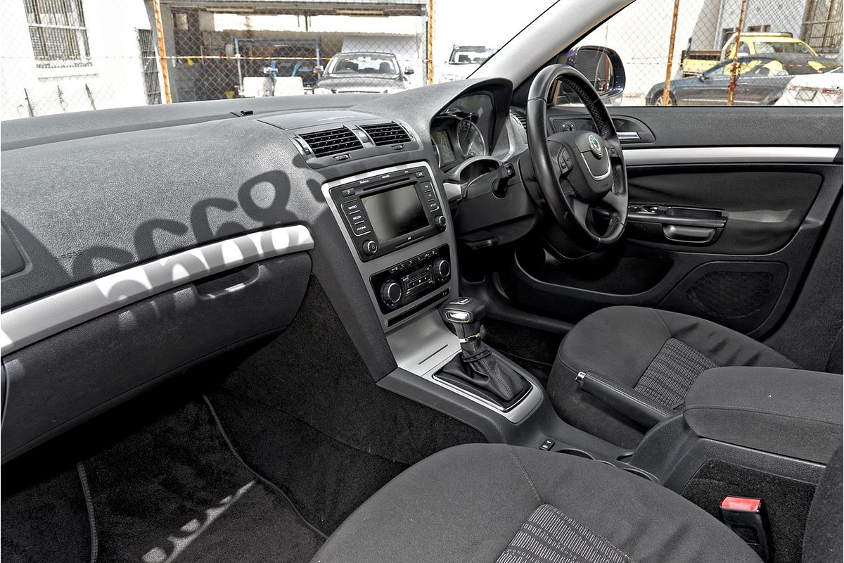 2010 SKODA Octavia 1Z