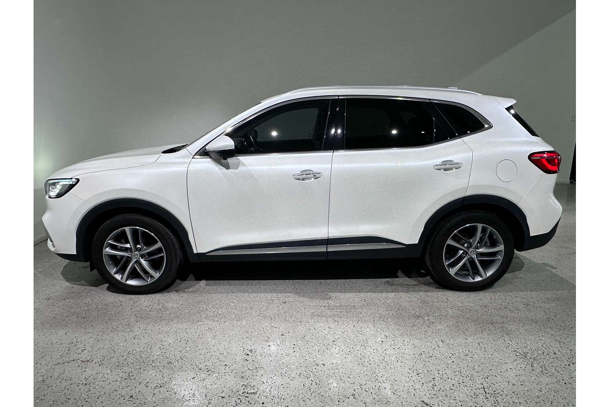 2022 MG HS Essence X SAS23