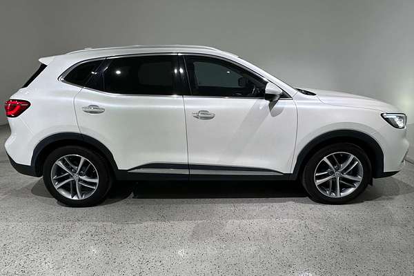 2022 MG HS Essence X SAS23