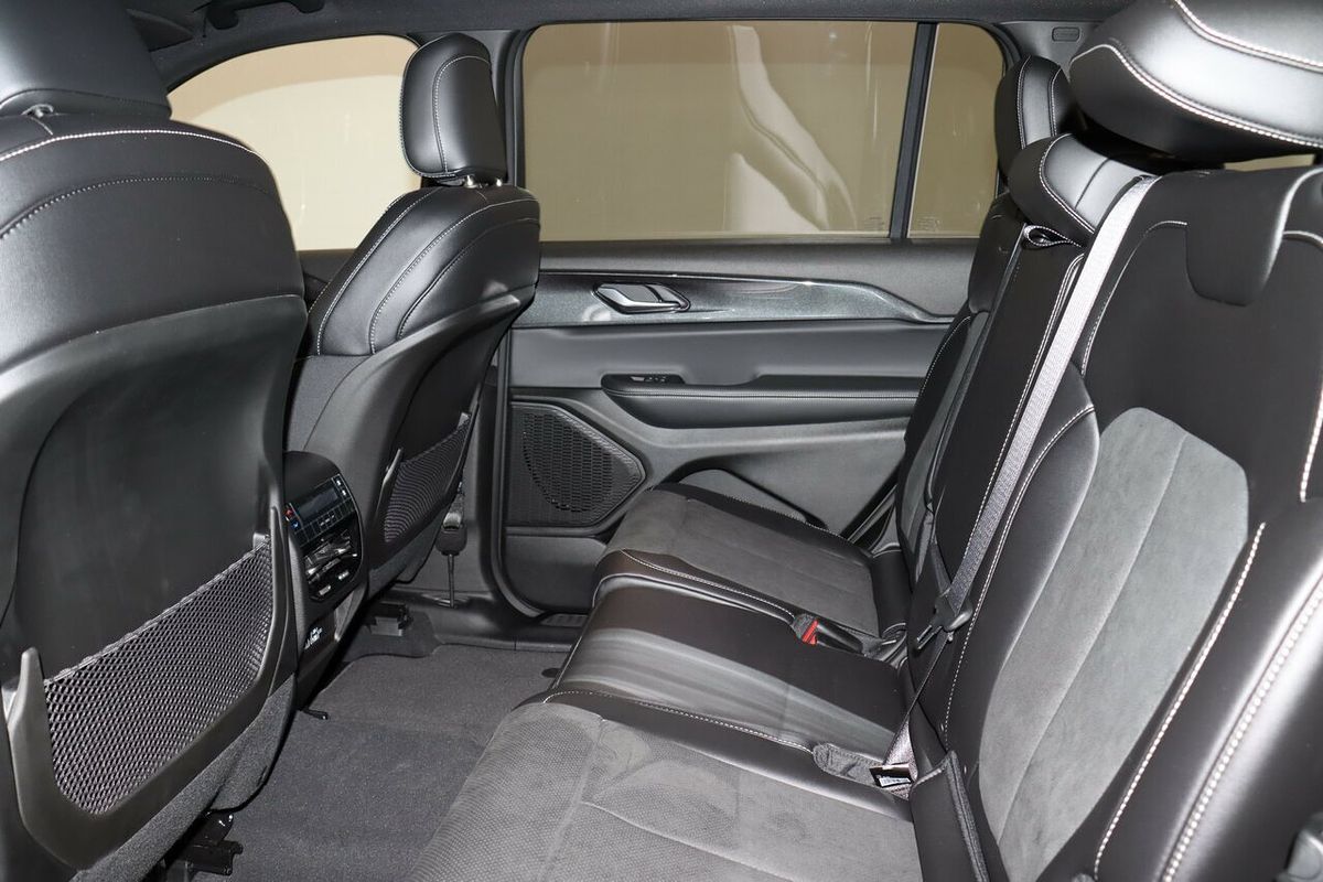 2023 Jeep Grand Cherokee Night Eagle WL
