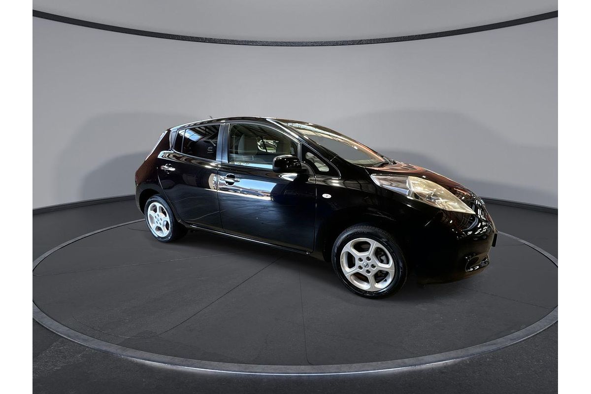 2016 Nissan LEAF S AZE0