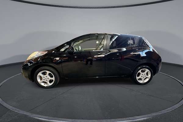 2016 Nissan LEAF S AZE0