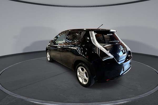 2016 Nissan LEAF S AZE0