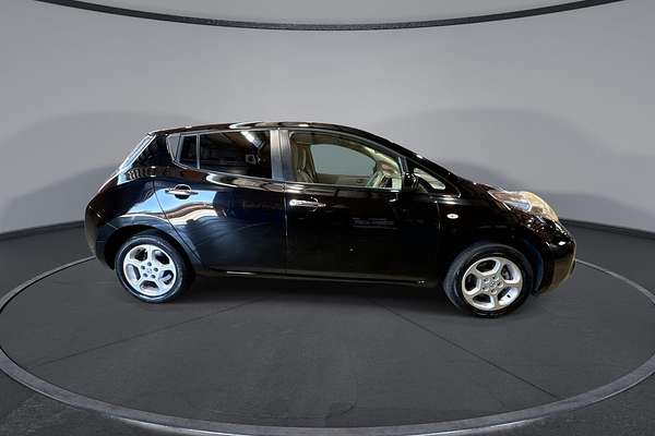 2016 Nissan LEAF S AZE0