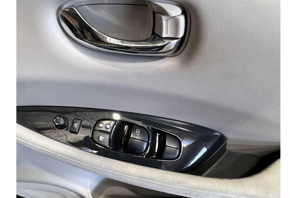 2016 Nissan LEAF S AZE0