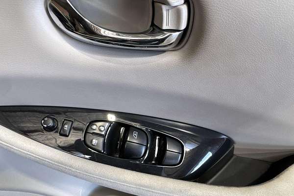 2016 Nissan LEAF S AZE0