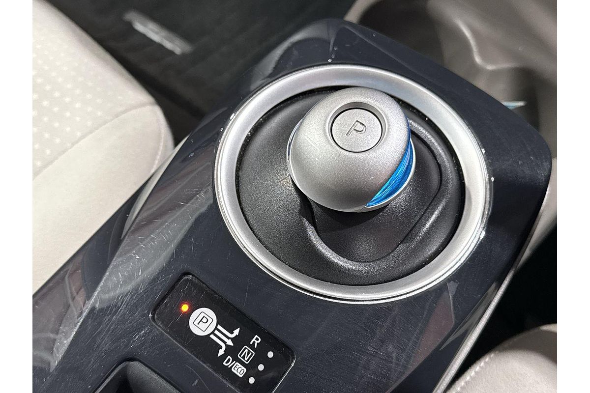 2016 Nissan LEAF S AZE0