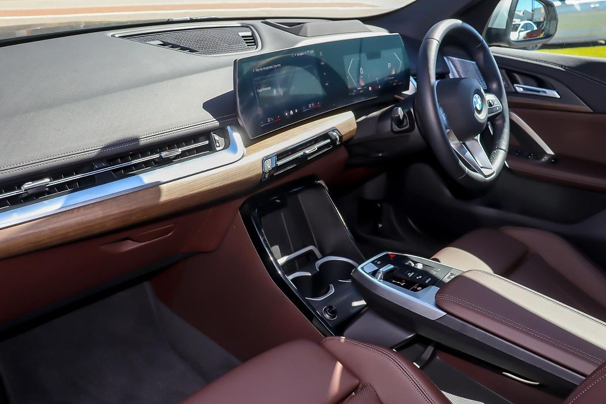 2024 BMW X1 sDrive18i U11