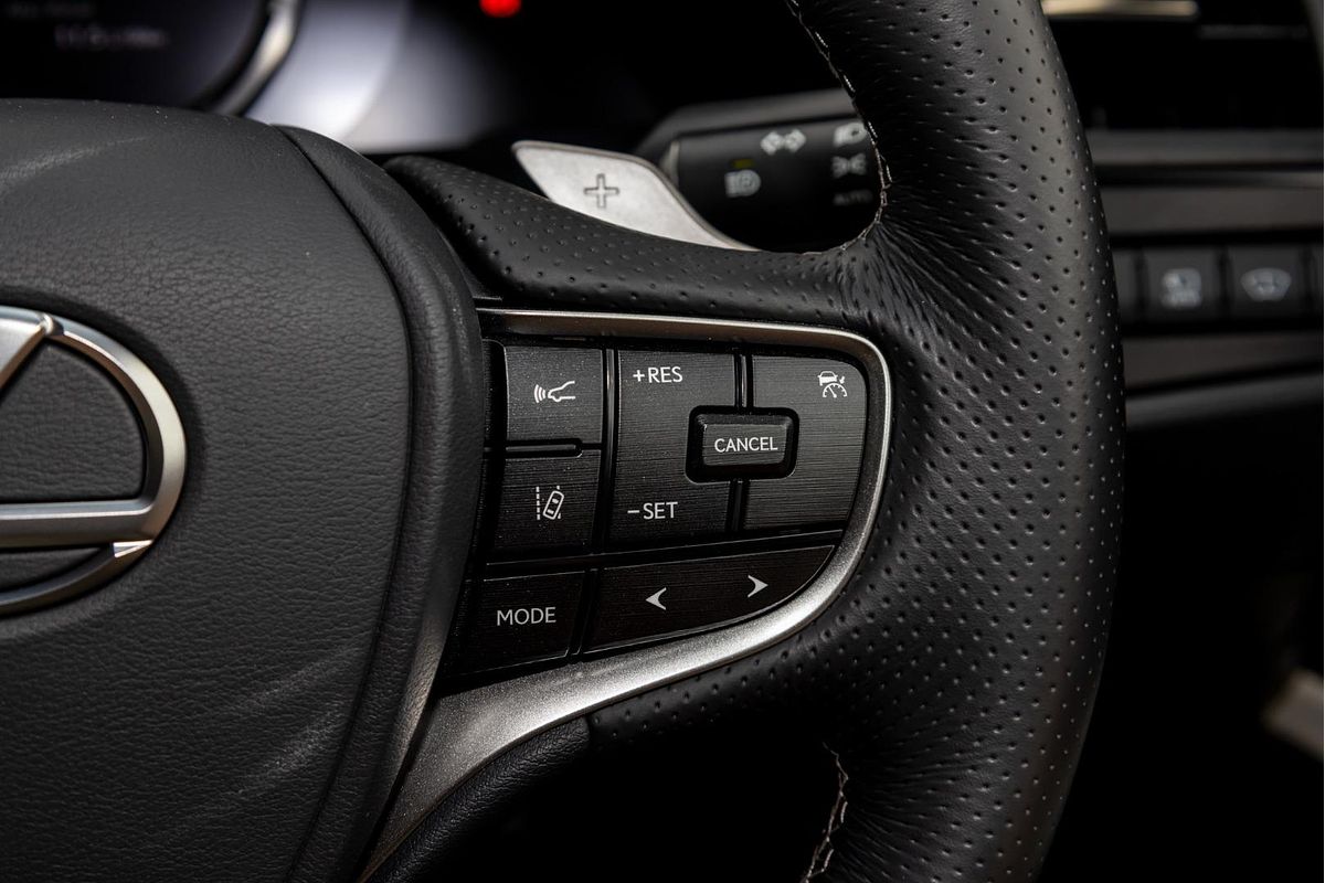 2023 Lexus ES ES300h F Sport AXZH10R