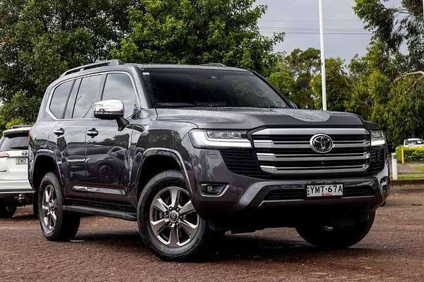 2021 Toyota Landcruiser Sahara FJA300R