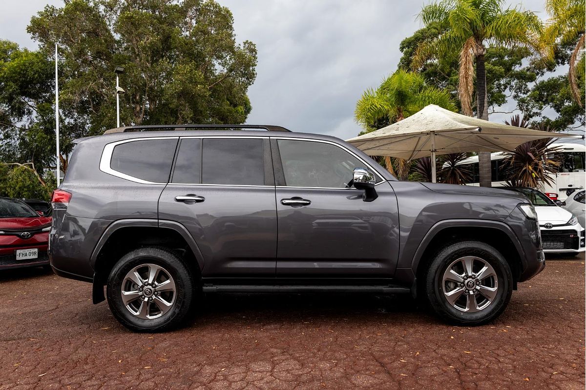 2021 Toyota Landcruiser Sahara FJA300R