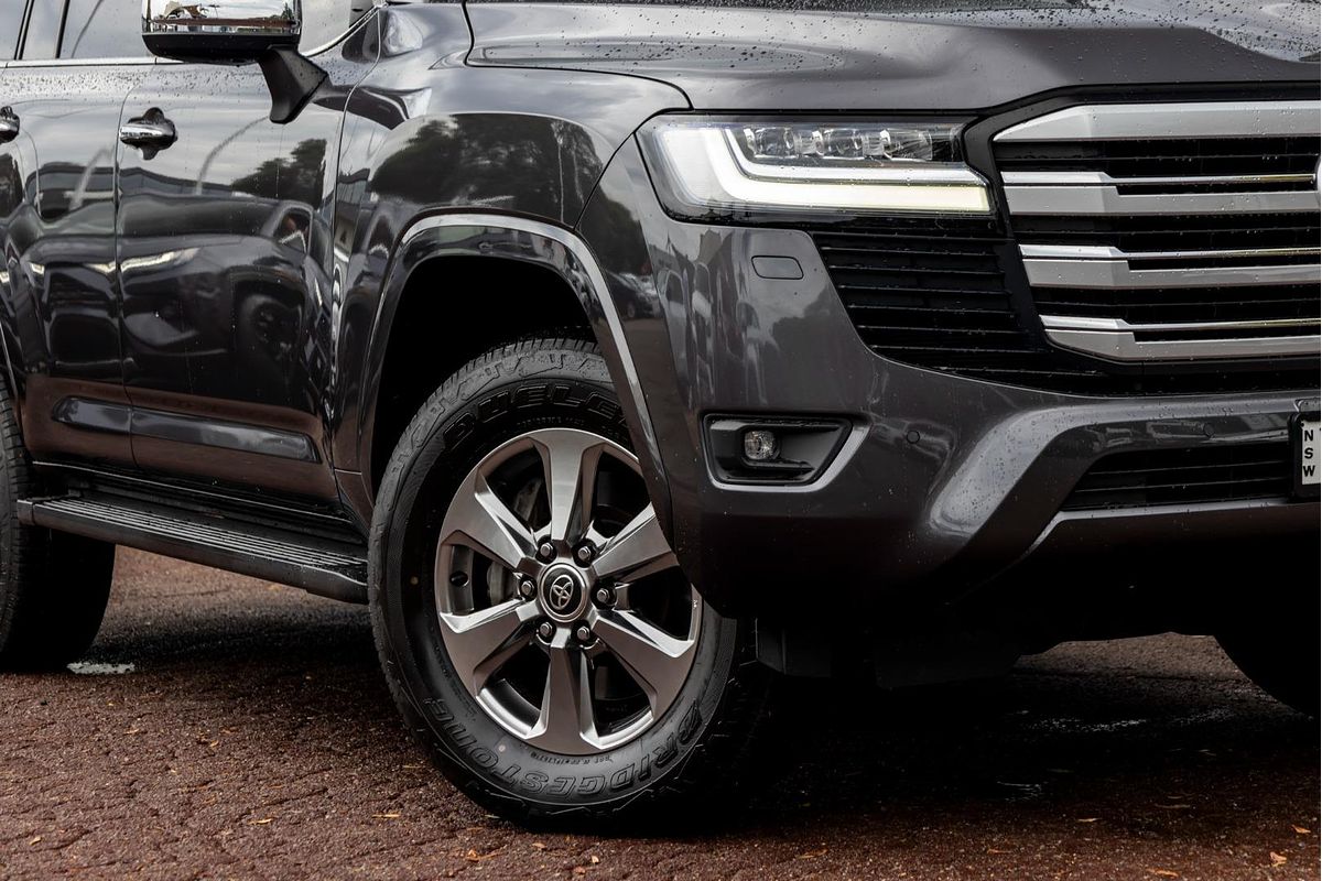 2021 Toyota Landcruiser Sahara FJA300R