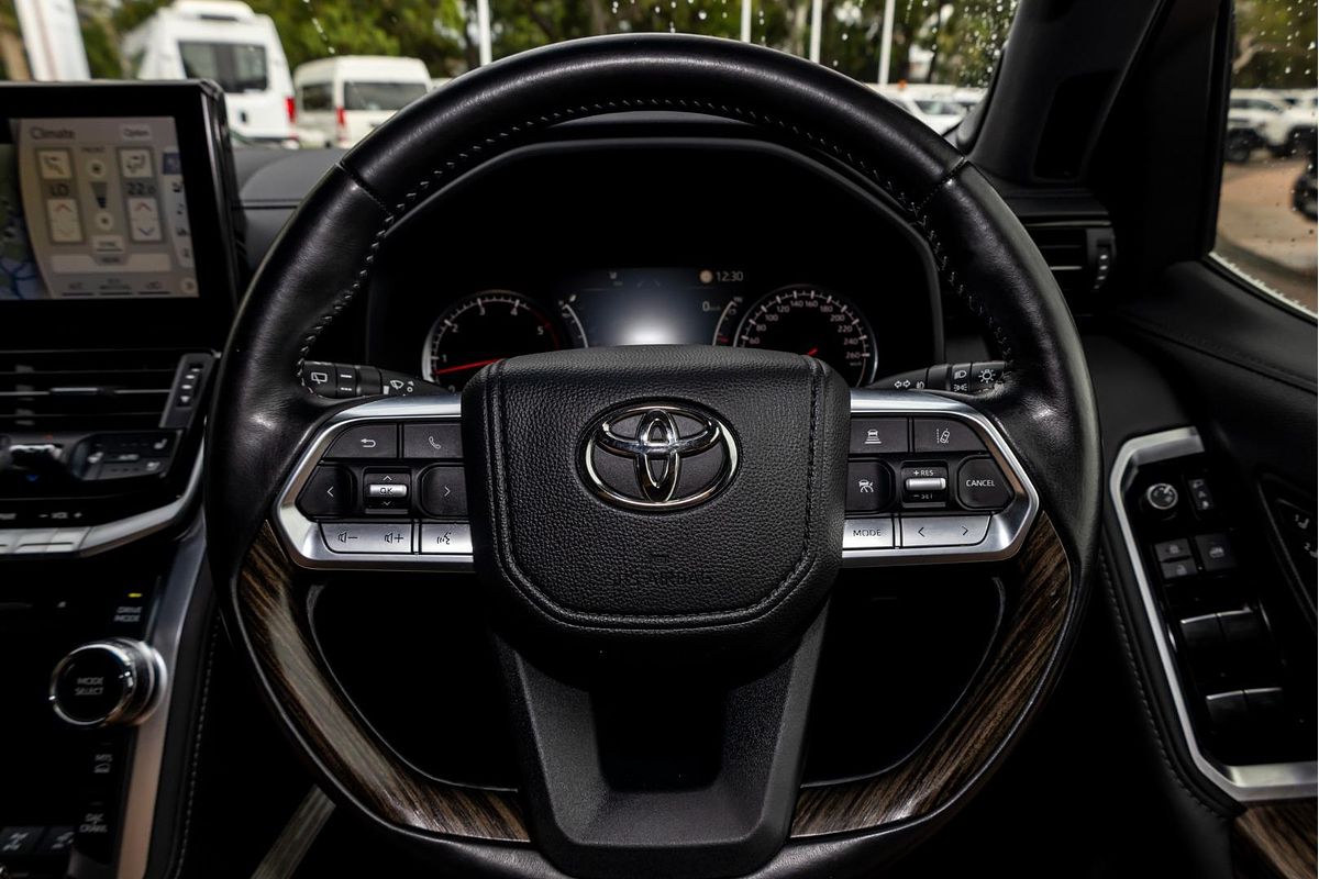 2021 Toyota Landcruiser Sahara FJA300R