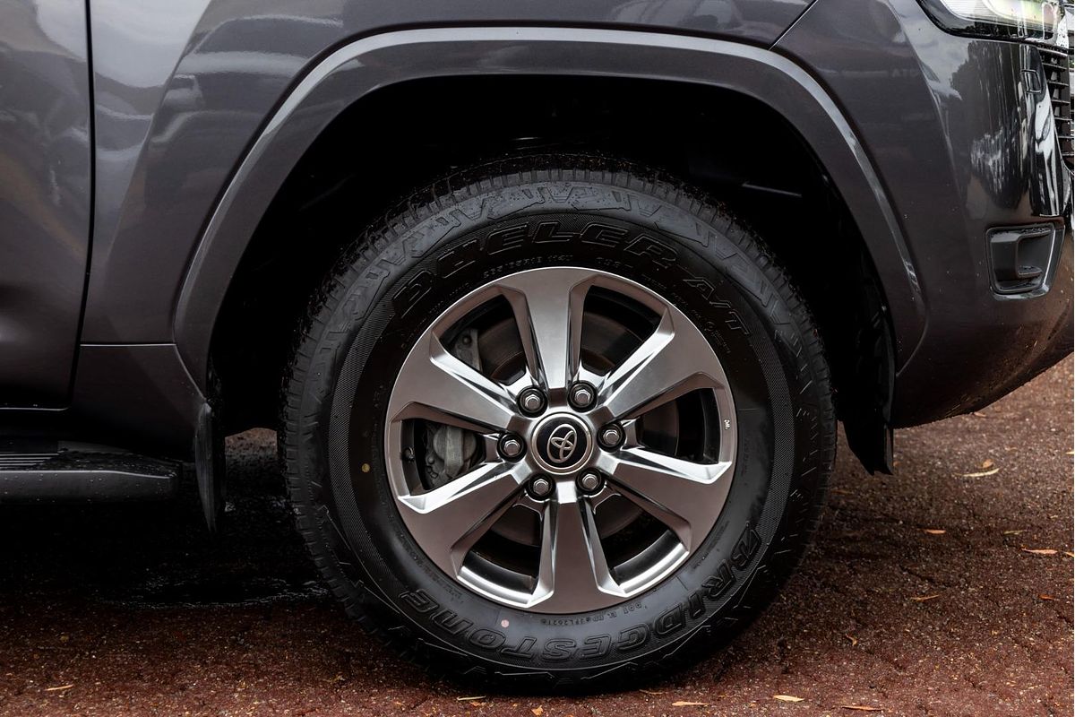 2021 Toyota Landcruiser Sahara FJA300R