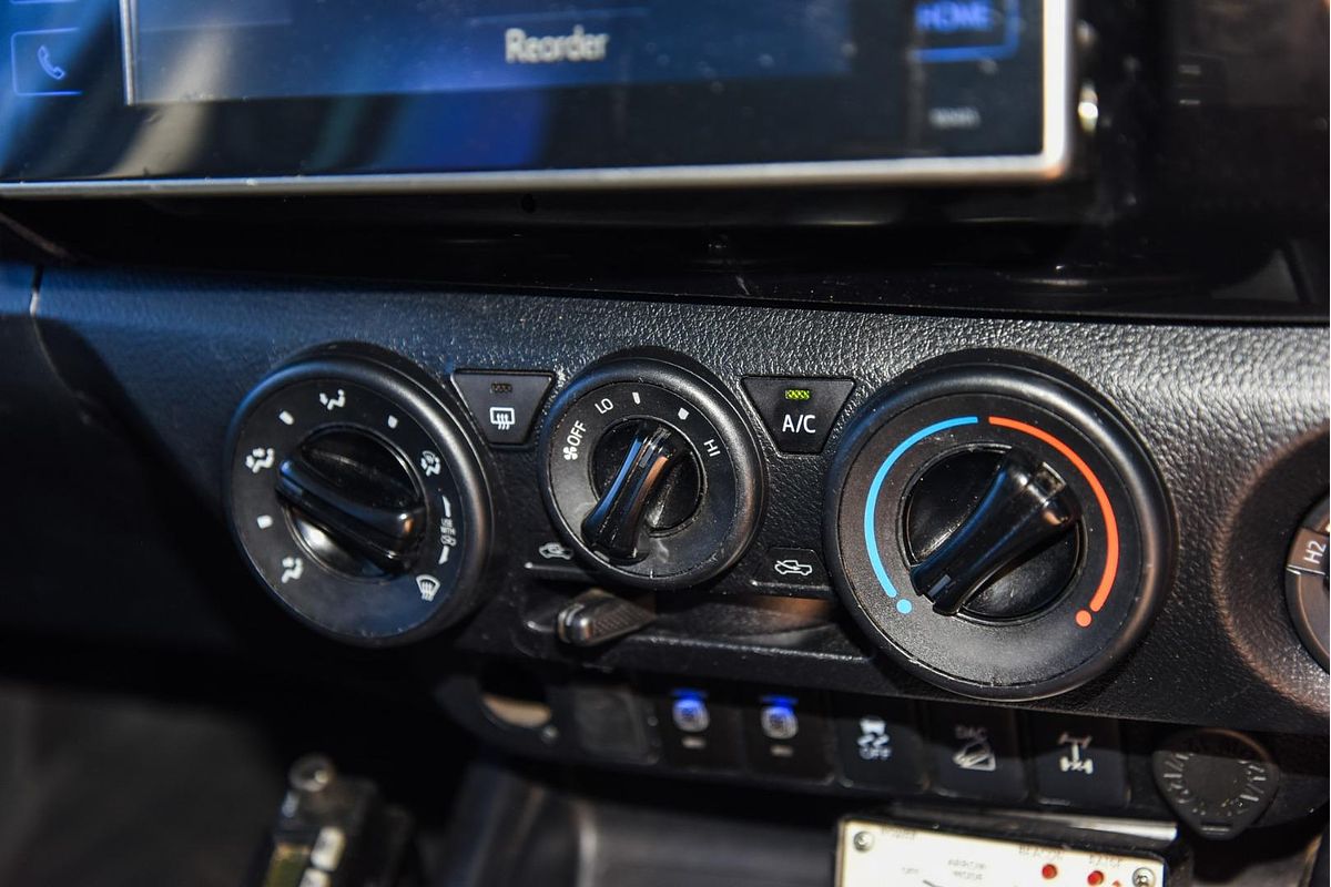2018 Toyota Hilux SR GUN126R 4X4