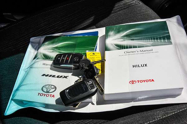2017 Toyota Hilux SR5 GUN126R 4X4