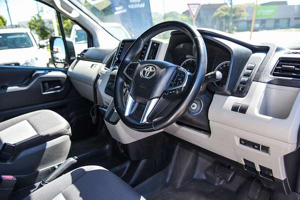 2021 Toyota Hiace Commuter GDH322R