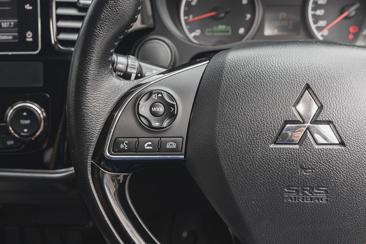 2017 Mitsubishi Outlander LS Safety Pack ZK