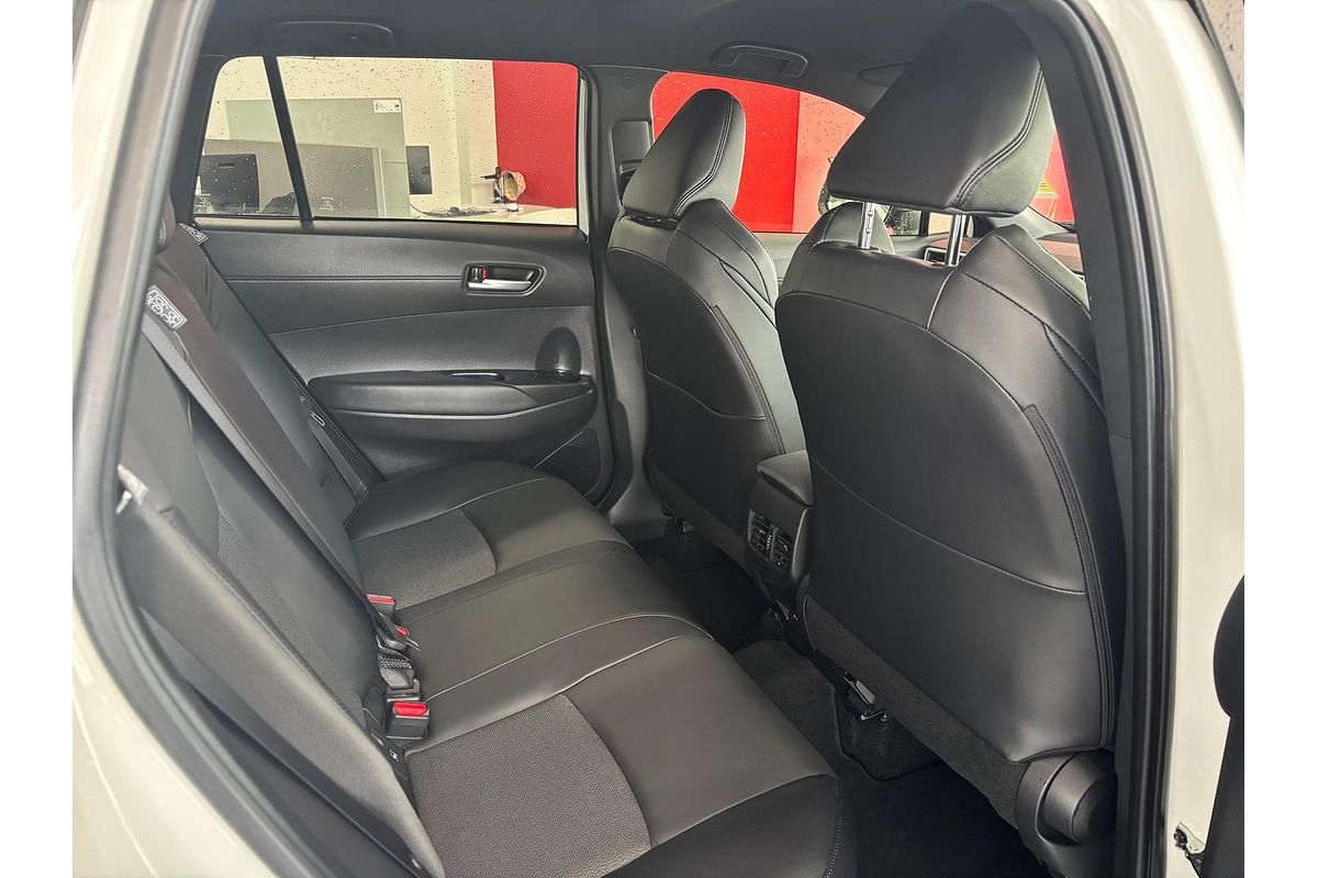 2024 Toyota Corolla Cross GXL MXGH10R