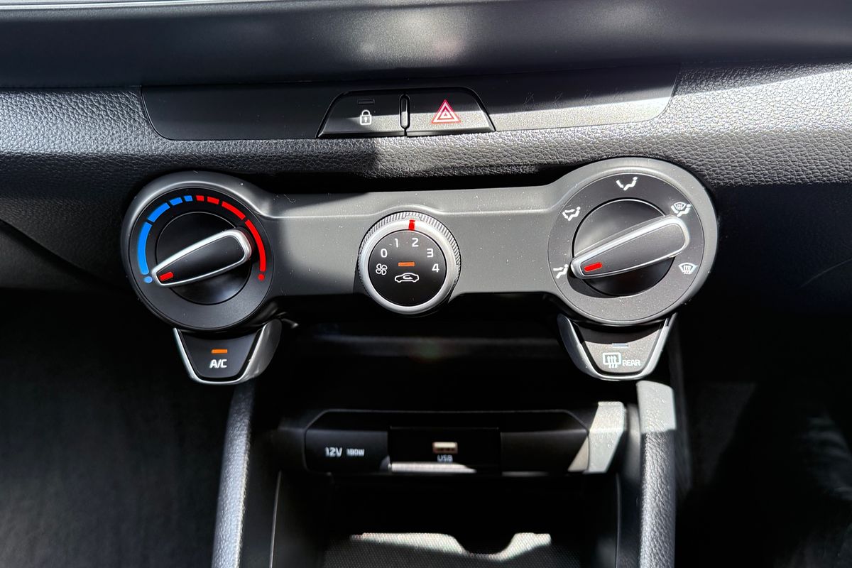 2023 Kia Stonic S YB