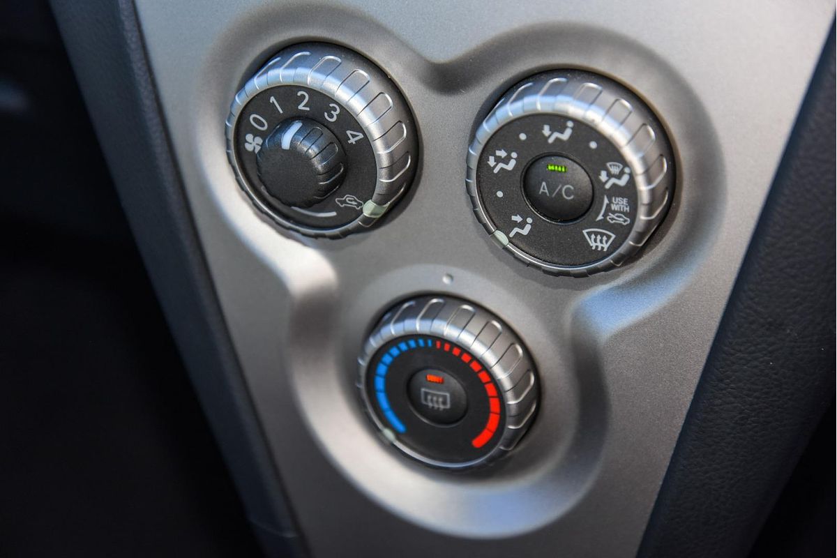 2010 Toyota Yaris YRS NCP93R