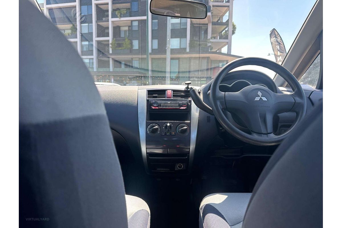2005 Mitsubishi Colt LS RG