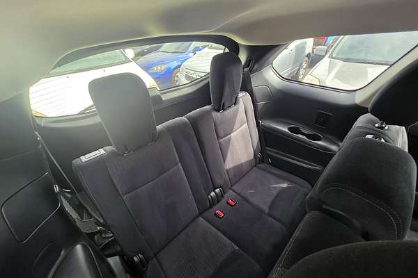 2016 Nissan Pathfinder ST R52