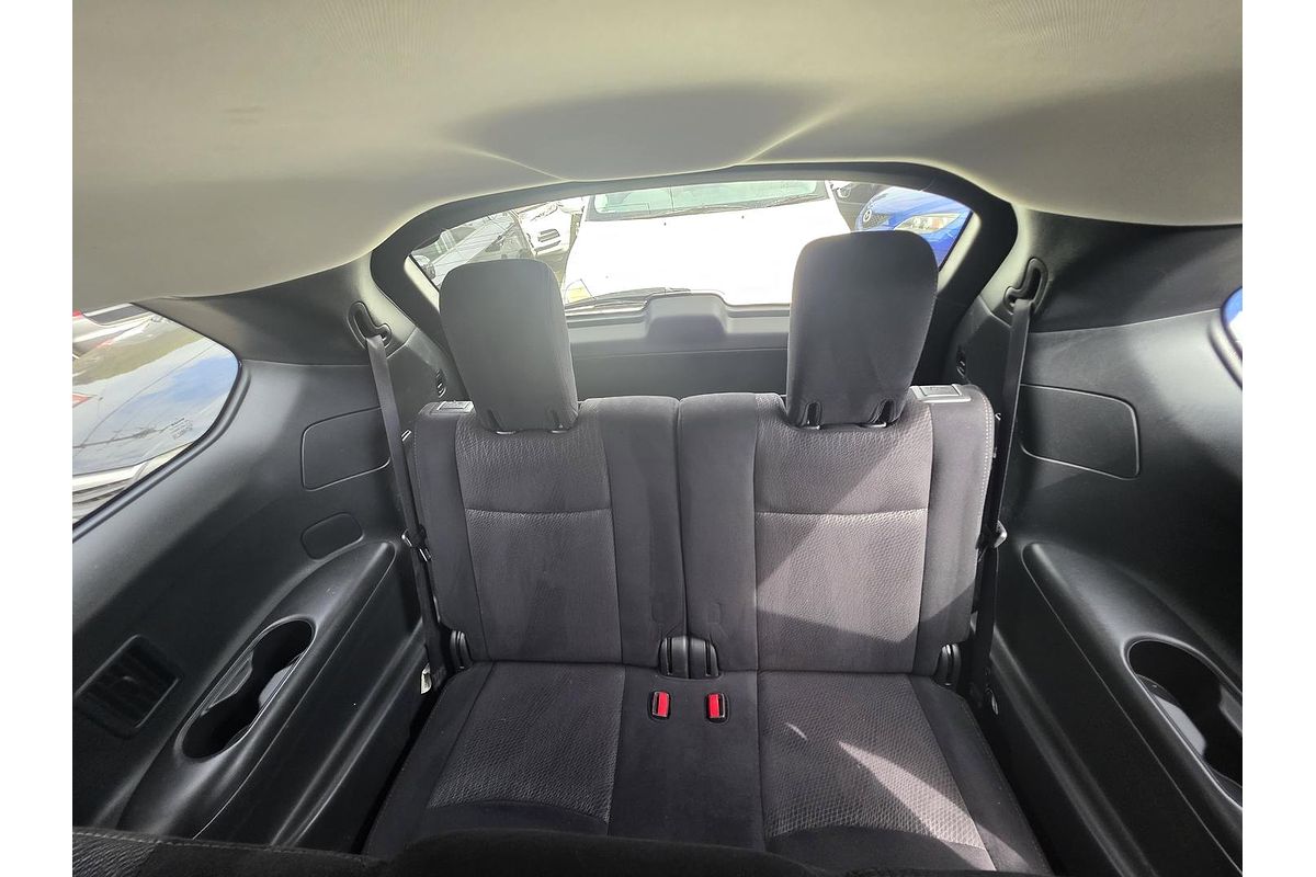 2016 Nissan Pathfinder ST R52