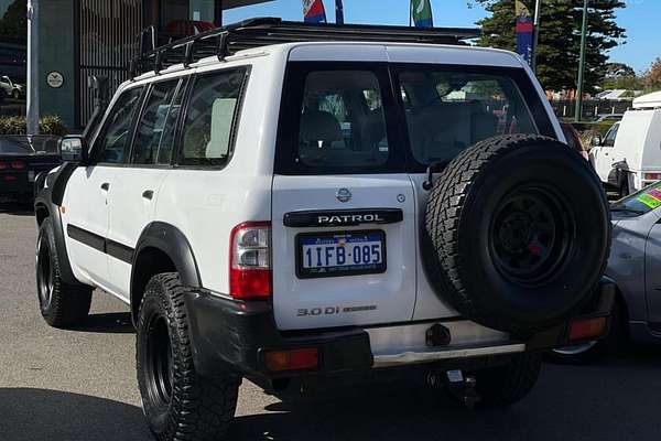 2003 Nissan Patrol ST GU III