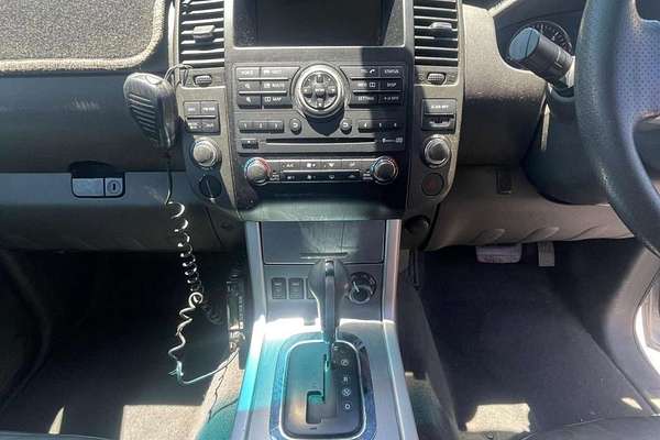 2012 Nissan Navara ST-X D40 Series 6