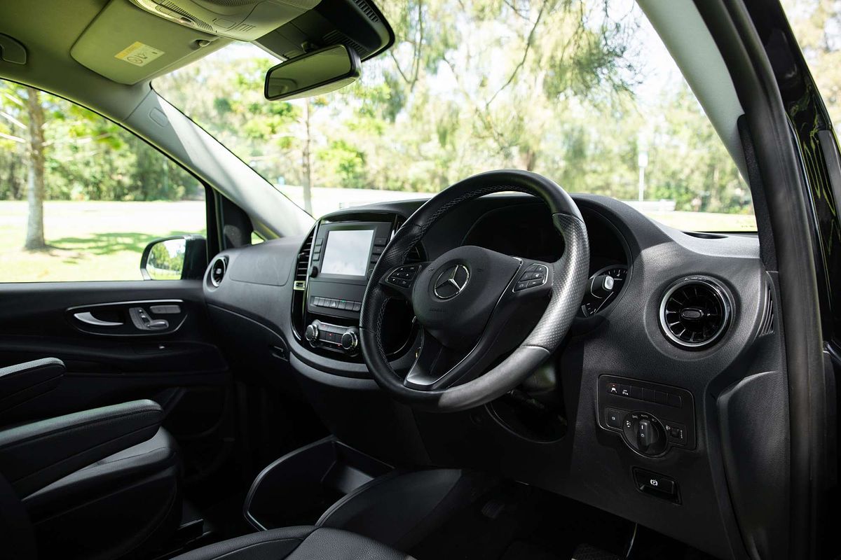 2021 Mercedes-Benz Valente 116CDI 447