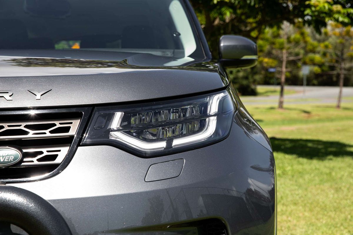 2017 Land Rover Discovery TD6 SE Series 5