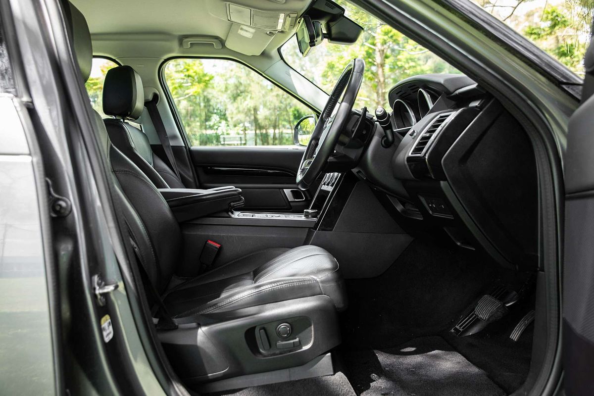 2017 Land Rover Discovery TD6 SE Series 5